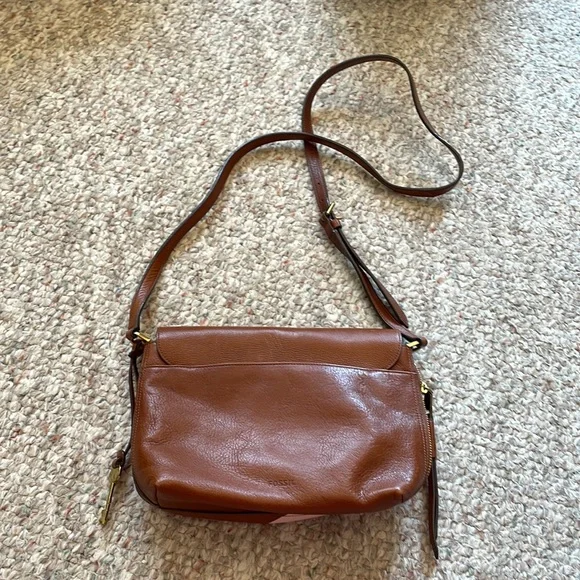 Fossil Crossbody - Picture 2 of 4